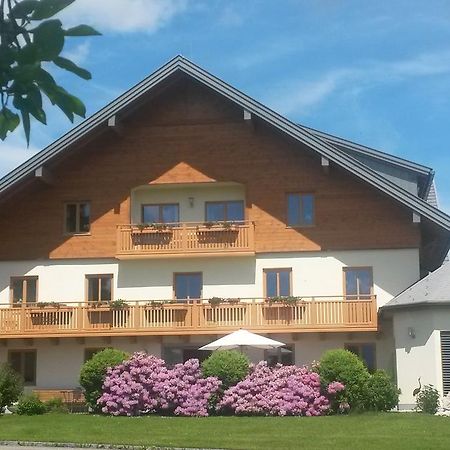 Pension Kreuzinger, 5310 Tiefgraben Exterior photo